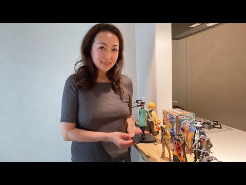 【ノーブラ】趣味で集めているコレクションを紹介していたら、、