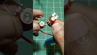 Flashing LED Very Simple circuit #flashlight #chaser #diy #electronic #shorts