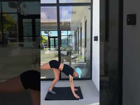 HOW TO DO A STAG HANDSTAND | WITH KAYLEE ADAMS