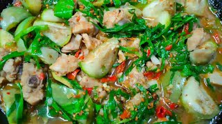 อ่อมไก่ใส่มะเขือใส่ต้นหอม ปิดท้ายด้วยข้าวคั่วหอม.ๆ แซ่บ.ๆ