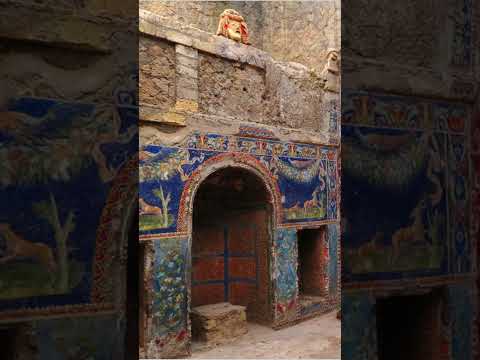 2000 year old Furniture discovered in Herculaneum!!