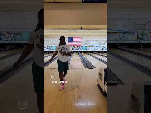 Day 83 Of One Strike A Day      Ball Used:Phaze 2🐐#2handedbowling #bowling #bowlingisfun