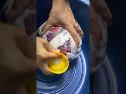 เปลี่ยนบอลเก่าเป็นบอลใหม่ #เตะบอล #โฟมทำความสะอาด