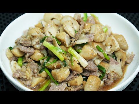 ผัดเห็ดฟางใส่หมู เมนูง่าย ๆ อร่อยโดนใจทั้งบ้าน Stir-Fried Straw Mushrooms with Pork