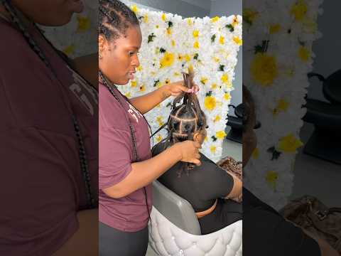 Struggling to do twist with a hurt wrist | large twist breakdown #naturalhair #naturalbeauty #braids