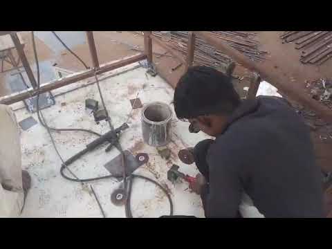 Abhi Ham apni Gadi Ki body ko taiyar kara rahe hain garage ke andar