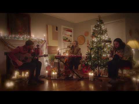 O Come, All Ye Faithful - Hollyn (Acoustic Cover)