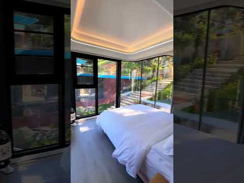 【One Take Vlog】24-Hour Experience at a Seaside Space Capsule Guesthouse! #BlocNEST#prefabhouse