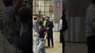 Fresh from his National Award win, Vikrant Massey shares warm smiles and selfies with fans
