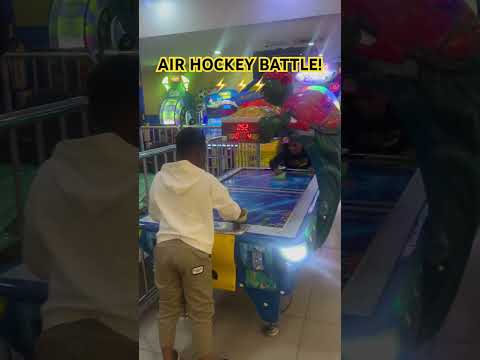 🏒Air Hockey Showdown! Who’s Taking the Win? #gameplay #fun #gamingshorts #minecraft #gameplay #fast