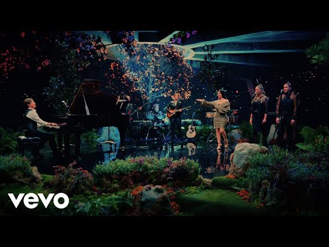 Arthur Hanlon, Ivy Queen - Ya Te Olvidé (Official Video)