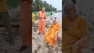 Amogh Lila Prabhu Singing for @GopalKrishnaGoswamiOfficial #amoghlilaprabhu #shorts #harekrishna