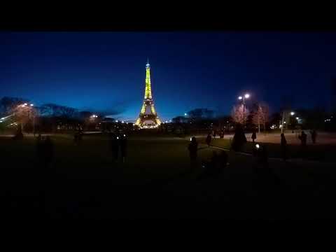 The Eiffel Tower in 360: Hourly Night Lights