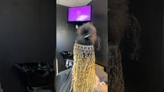 Scalp massages are ESSENTIAL before any service #braids #islandtwist #protectivestyles #hair