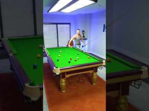 The only way to get on the 8ball 😉 #8ballpool #spin #skills #billiards #cuesports #garethpotts