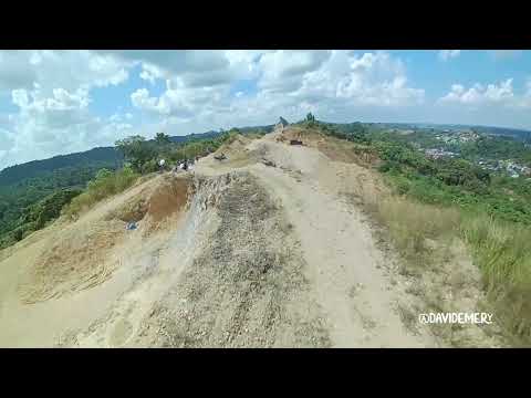 BERMAIN MINI DRONE DIATAS BUKIT DAN KOMUNITAS TRAIL KHATULISTIWA SAMARINDA