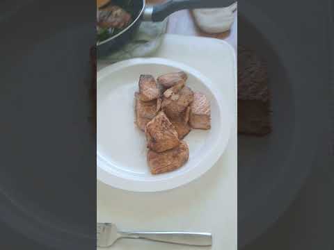 Chef Mamama tells it like it is:  Japanese pancake gets 7 spoons out of 10.