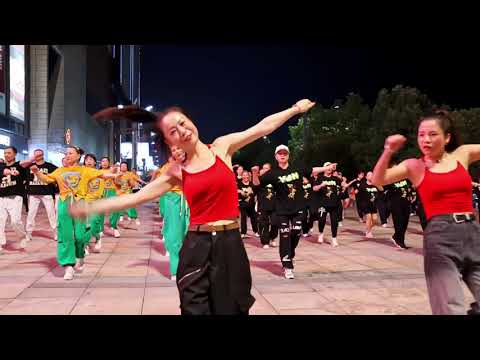 CanCanCan Dance  "TikTok FEVER 2024 challenge" (中国カンカンカンダンス ) 现场氛围真不错Artist: Half Ton Brothers(半噸兄弟)