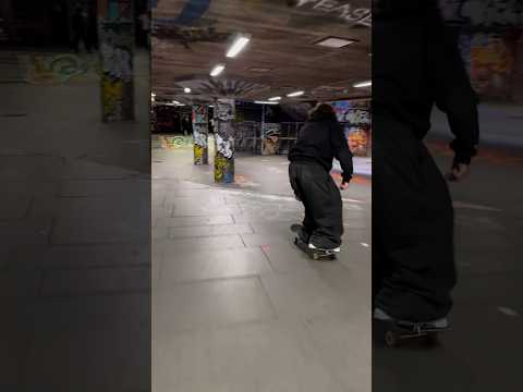 i love how he bounced on it hehe #skateboarding #skate #shorts