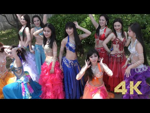 パフォーマンス後に全員でセクシーポーズ　４K