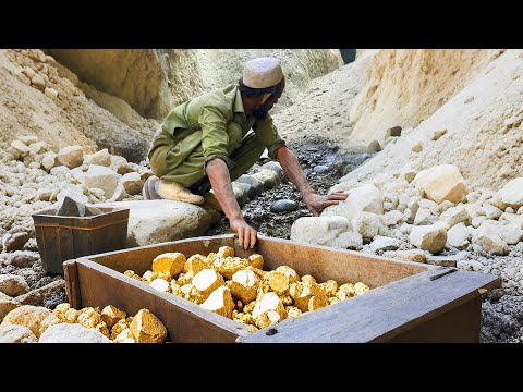 Gold Mining in Pakistan - Traditional Miners - Qilaf Documentary 