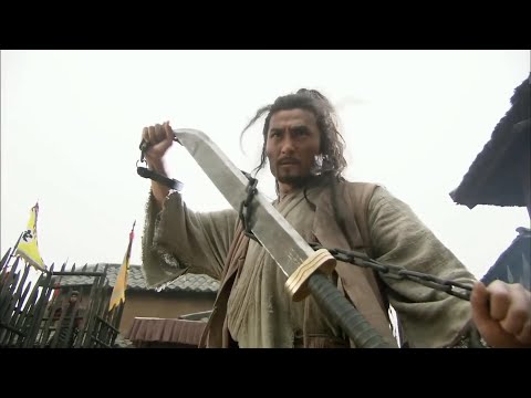 The prisoner in shackles turned out to be a Kung Fu master, even 1,000 people couldn't defeat him!