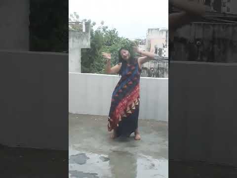 Yaad Piya ki Aane Lagi || Aasmaan mein Jaise Badal || Awesome Rain Dance || #shorts  #ytshorts