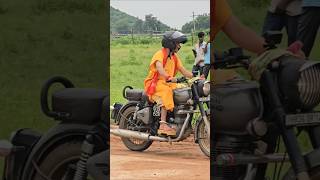 बागेश्वर धाम सरकार बुलेट चला चुके | Main Nikla Gaddi Leke #bageshwardhamsarkarlive #divyadarbarlive