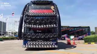 DJ bus