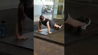 #reverseplank#corestrong#absworkout#armstrong#fitness#gymgirlvideos#trendingshorts#looseabsfat🧿