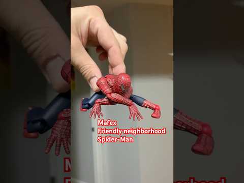 Posing Mafex FNS Tobey Maguire