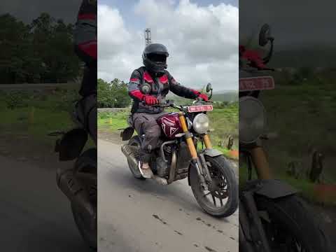 Wheelie time with #speed400 #triumph