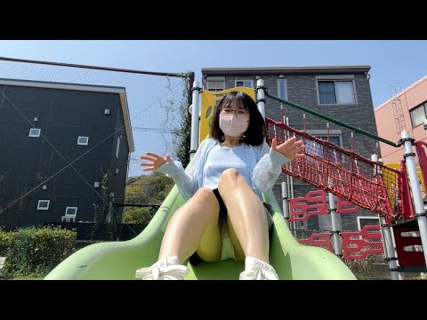 【ノーブラ散歩】滑り台を滑ったら見えちゃいました