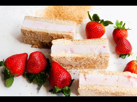 Strawberry Kinako Gelato Sandwich