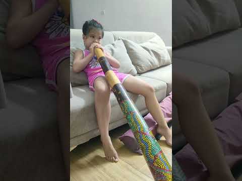 children playing didgeridoo #didgeridoomusic #didgeridooplayer #didgeridoo #soundhealing #didglesson