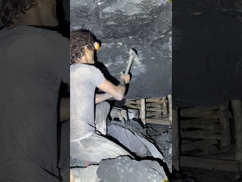 Black diamond in coal mining ⛏️ #hiddantreasure #diamondmining #coalmining