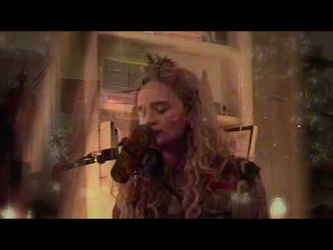 O Little Town of Bethlehem & Away in a Manger - Hollyn (Acoustic Cover)