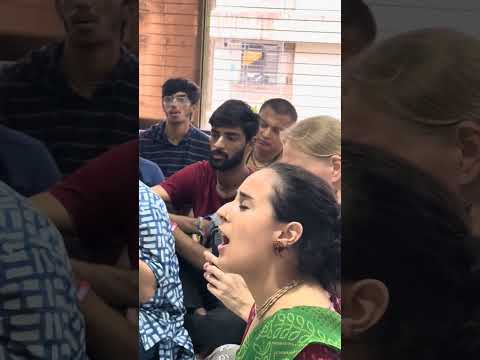 Hare Krishna Kirtan || HG Madhurika devi Dasi ji || #harekrishna #harekrishnakirtan   #viralshorts