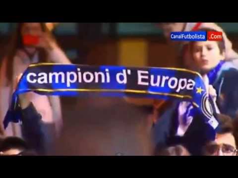 Mourinho signs Inter scarf on Real Madrid bus