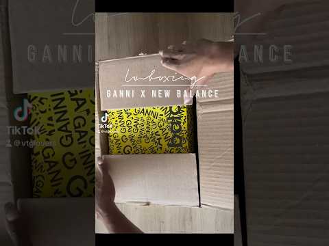 Unboxing: GANNI X New Balance 1906R. #Unboxing #newbalance #newbalance1906r #ganni #ganninewbalance