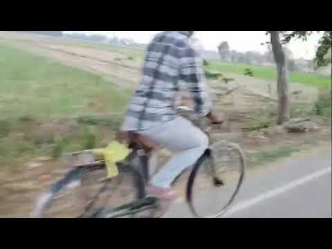 , yah Insan cycle Se Kaise ja raha hai