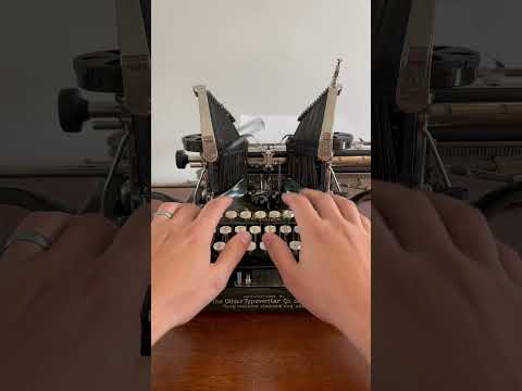 Sounds of a typewriter - 1913 Oliver No. 5 #asmr