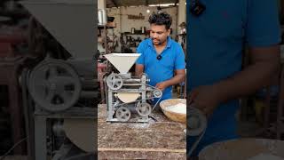 गेहुं निकल और सिर्फ एक साथ मिलकर आटा निकला 🤔#surajkrebel #viralvideo #viralvideo #comedy #youtubetip
