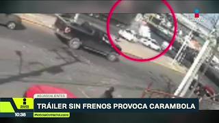 Un tráiler cargado con maíz provocó una carambola en Aguascalientes | Noticias con Nacho Lozano