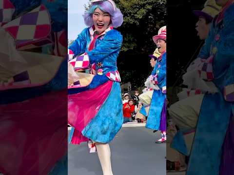 この足上げは真似してしまいます #ディズニー #イッツアスウィーツフルタイム #ヴァネパル #パルパルーザ #ディズニーランド