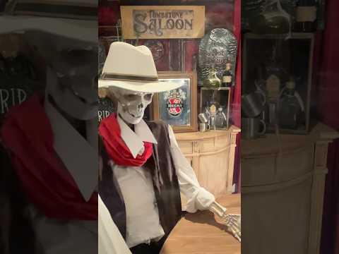 Change my shop Halloween display with me #halloweendisplay#hauntedsaloon