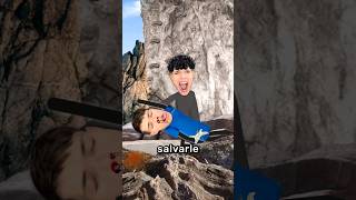Niño Mata Escalador Con Roca 😨
