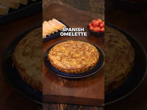 Spanish Omelette | Tortilla de Patatas | Easy Breakfast Recipes #shorts #spanishomelette