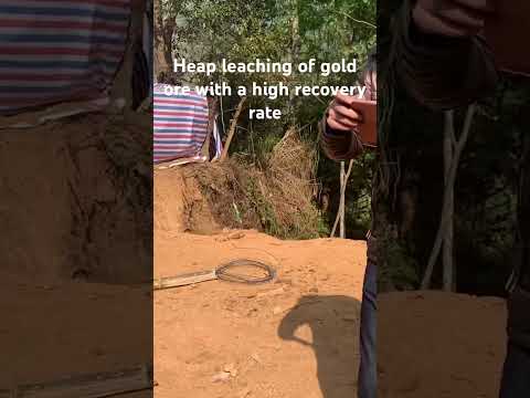 Gold extraction of low-grade ore by heap leaching method