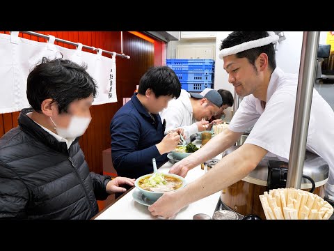 Opens at 8 AM→ Standing Ramen Restaurant with Only 6 Seats! Selling 300 Bowls a Day! High Speed!